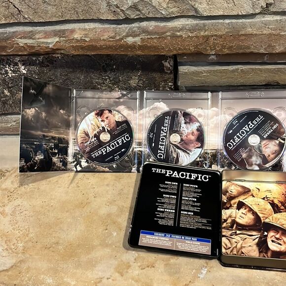 HBO The Pacific Blu-ray Six-Disc Set with Metal Case - Picture 3 of 4